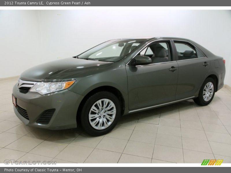 Front 3/4 View of 2012 Camry LE