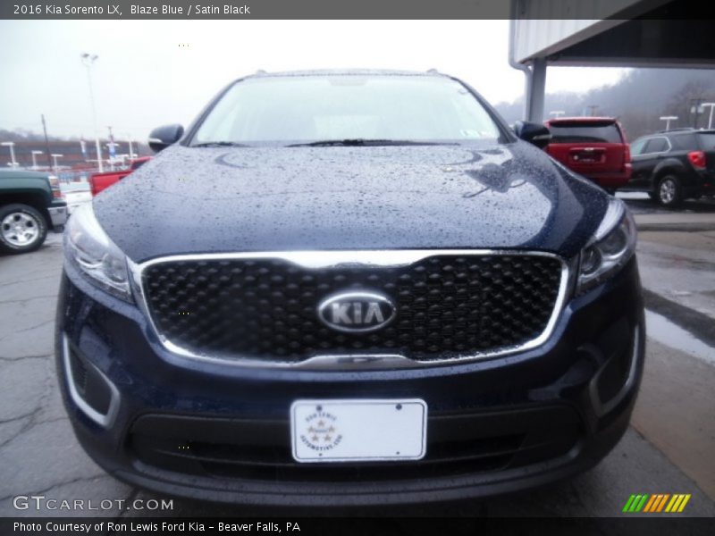 Blaze Blue / Satin Black 2016 Kia Sorento LX