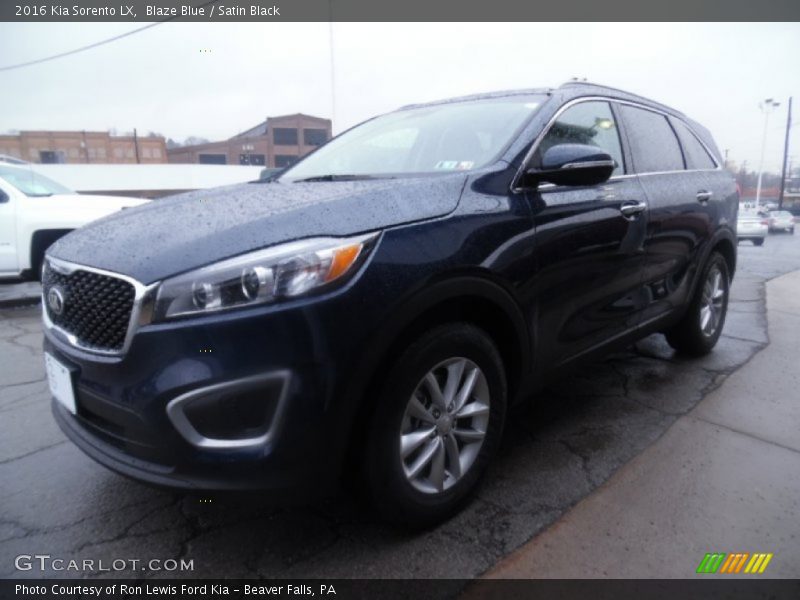 Blaze Blue / Satin Black 2016 Kia Sorento LX