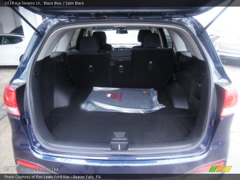 Blaze Blue / Satin Black 2016 Kia Sorento LX