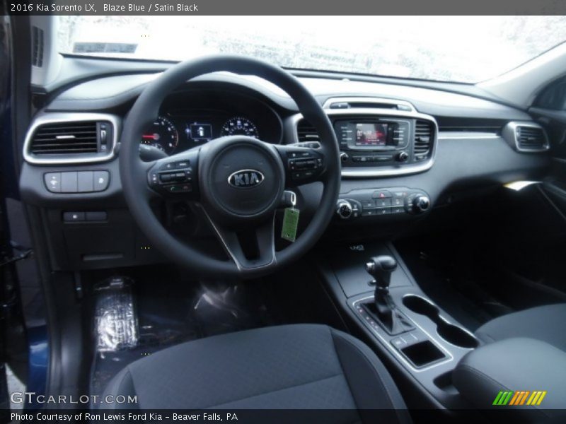 Satin Black Interior - 2016 Sorento LX 