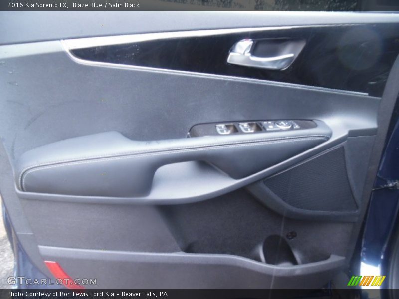 Blaze Blue / Satin Black 2016 Kia Sorento LX