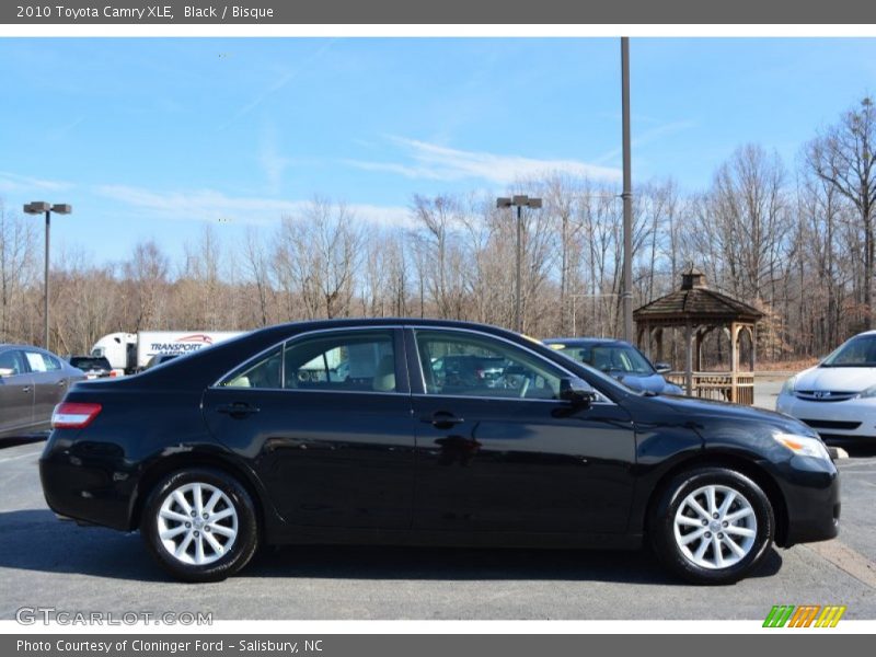 Black / Bisque 2010 Toyota Camry XLE