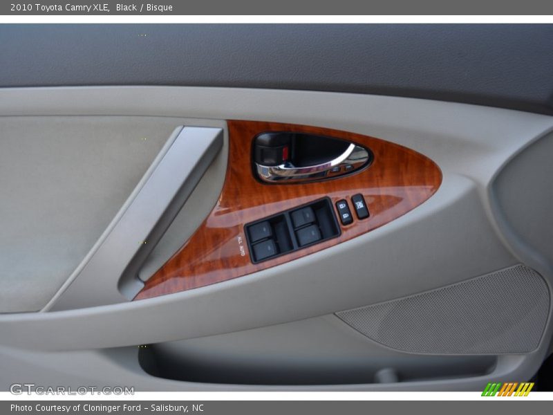 Black / Bisque 2010 Toyota Camry XLE