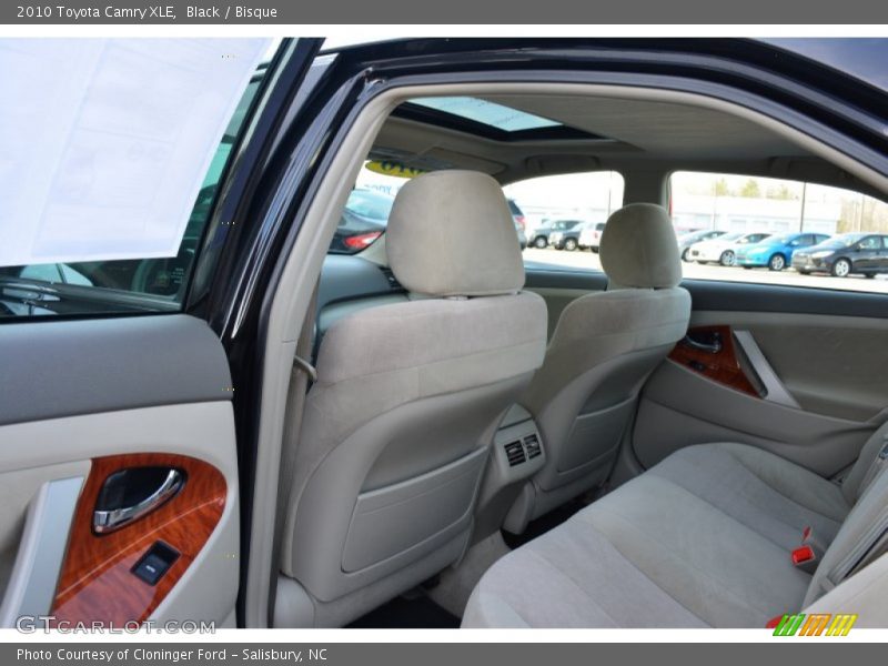 Black / Bisque 2010 Toyota Camry XLE