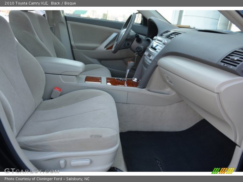 Black / Bisque 2010 Toyota Camry XLE