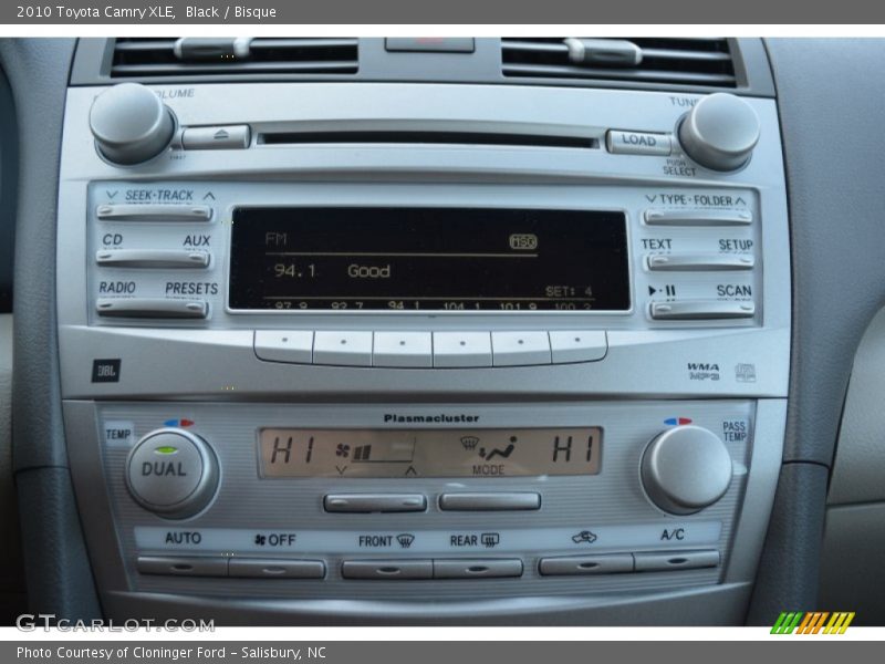 Black / Bisque 2010 Toyota Camry XLE