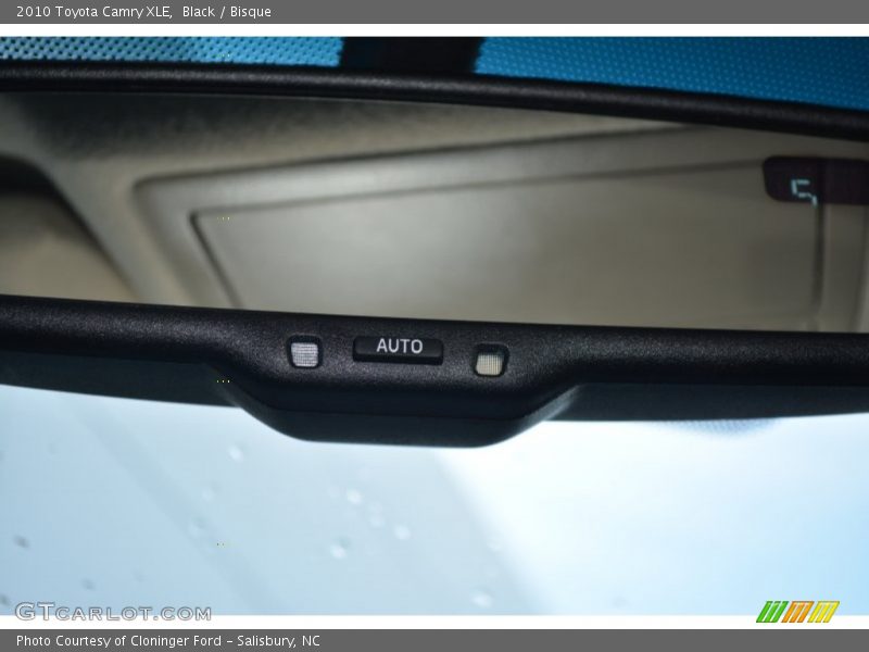 Black / Bisque 2010 Toyota Camry XLE