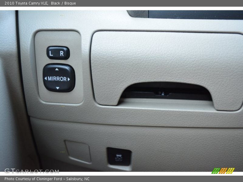 Black / Bisque 2010 Toyota Camry XLE
