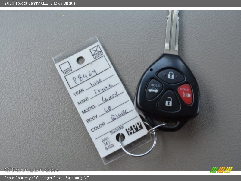 Black / Bisque 2010 Toyota Camry XLE