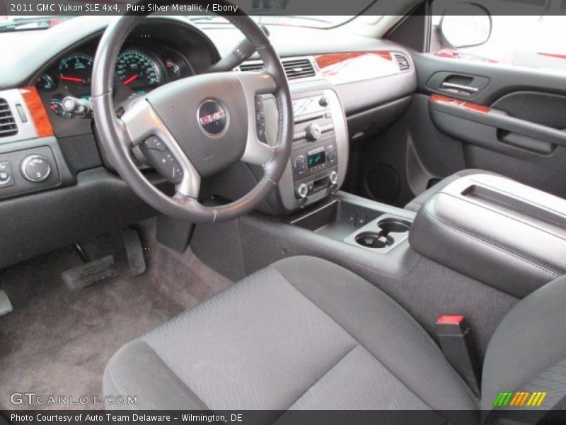 Pure Silver Metallic / Ebony 2011 GMC Yukon SLE 4x4