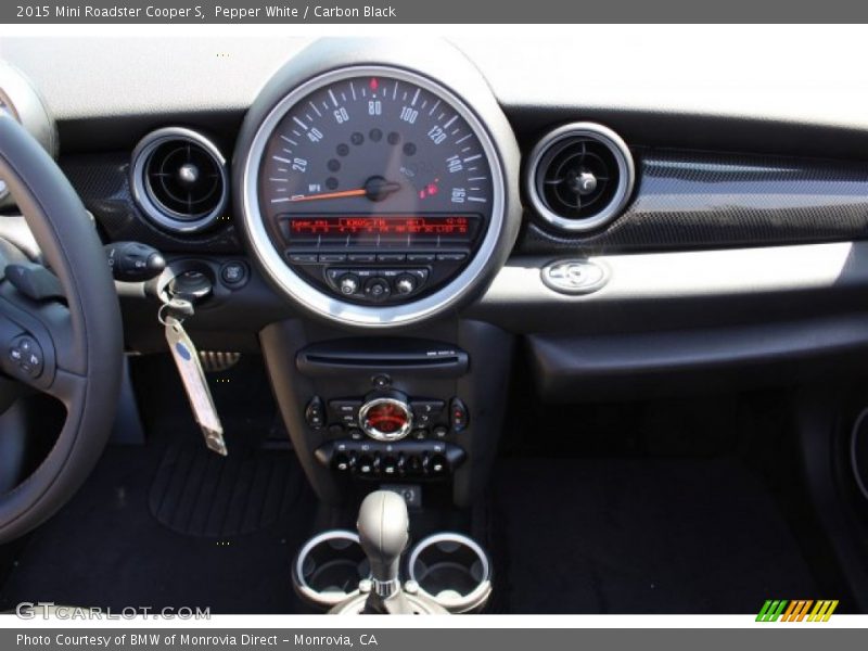 Pepper White / Carbon Black 2015 Mini Roadster Cooper S