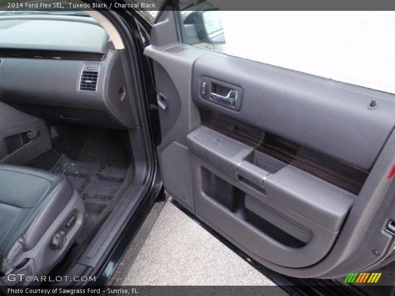 Tuxedo Black / Charcoal Black 2014 Ford Flex SEL