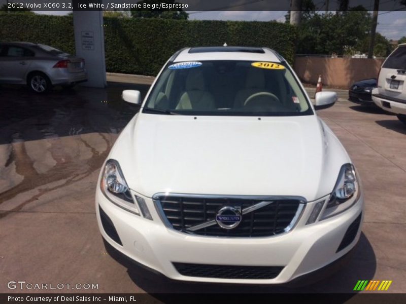 Ice White / Sandstone Beige/Espresso 2012 Volvo XC60 3.2