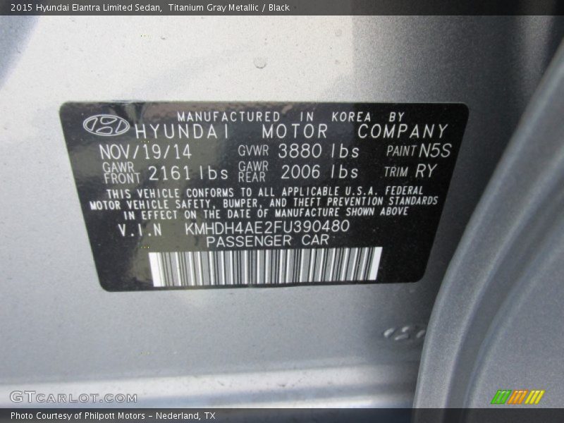 Titanium Gray Metallic / Black 2015 Hyundai Elantra Limited Sedan