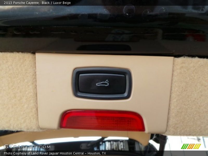 Black / Luxor Beige 2013 Porsche Cayenne