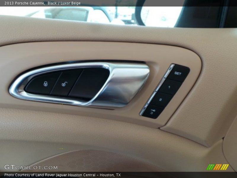 Black / Luxor Beige 2013 Porsche Cayenne