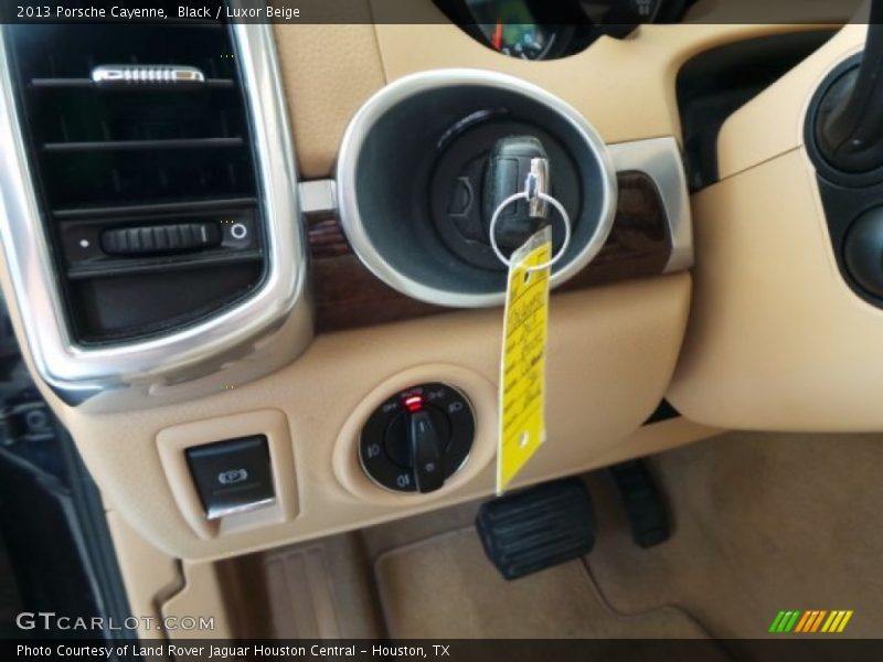 Black / Luxor Beige 2013 Porsche Cayenne