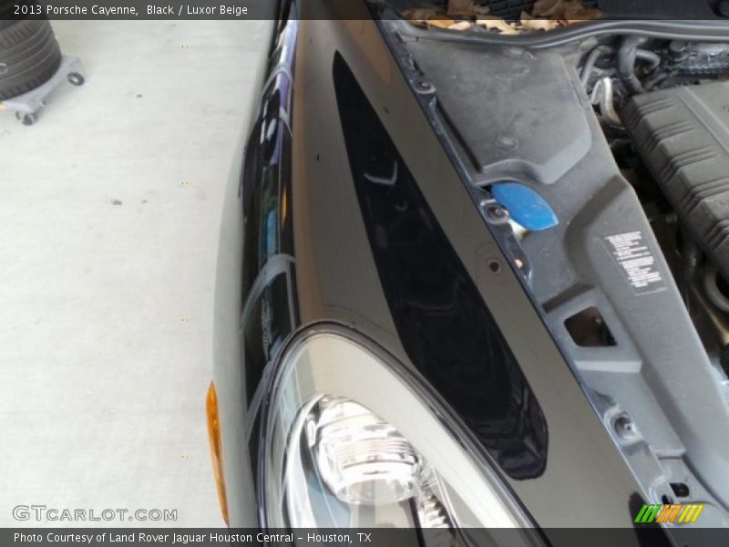 Black / Luxor Beige 2013 Porsche Cayenne