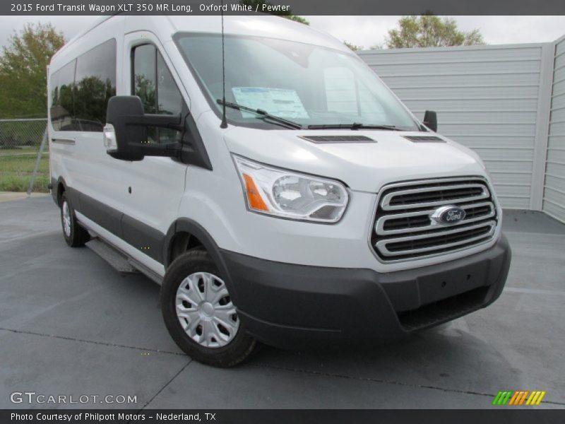 Front 3/4 View of 2015 Transit Wagon XLT 350 MR Long