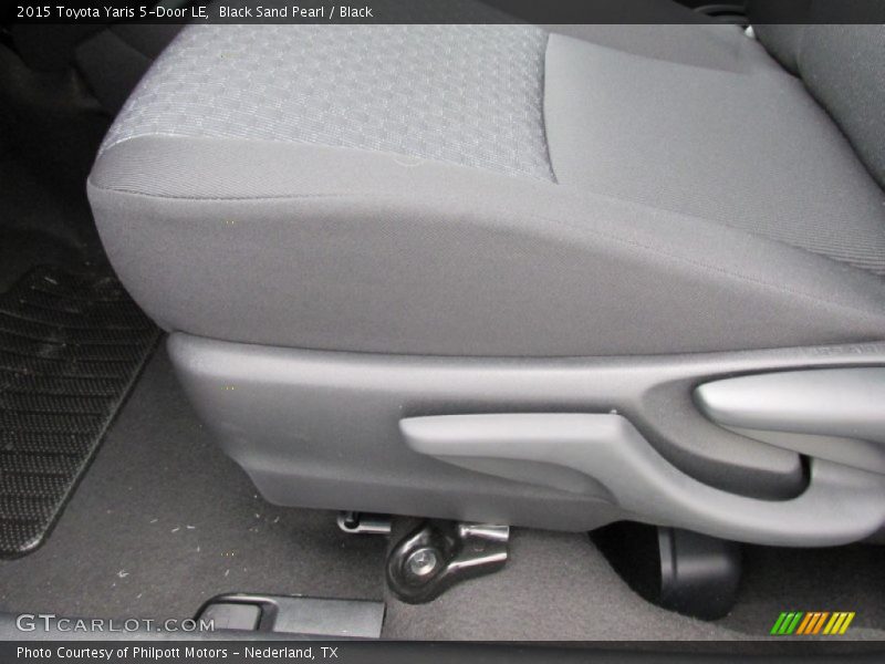 Black Sand Pearl / Black 2015 Toyota Yaris 5-Door LE