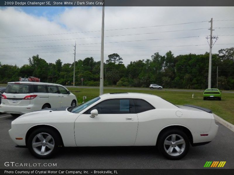 Stone White / Dark Slate Gray 2009 Dodge Challenger SE