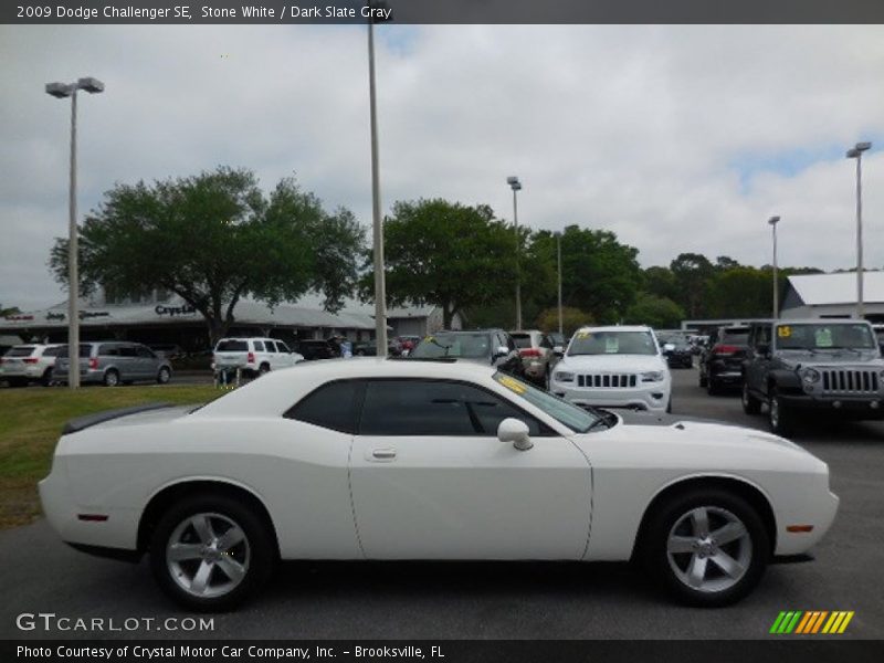 Stone White / Dark Slate Gray 2009 Dodge Challenger SE