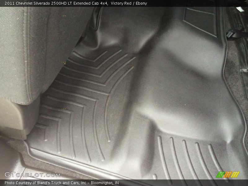 Victory Red / Ebony 2011 Chevrolet Silverado 2500HD LT Extended Cab 4x4