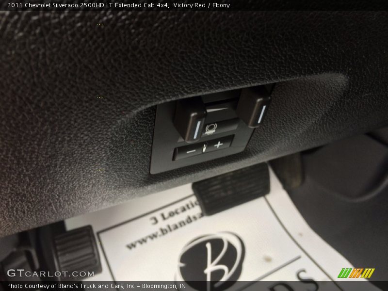 Victory Red / Ebony 2011 Chevrolet Silverado 2500HD LT Extended Cab 4x4