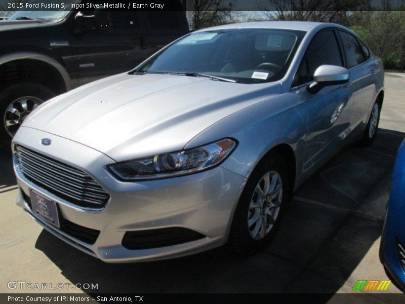 Ingot Silver Metallic / Earth Gray 2015 Ford Fusion S