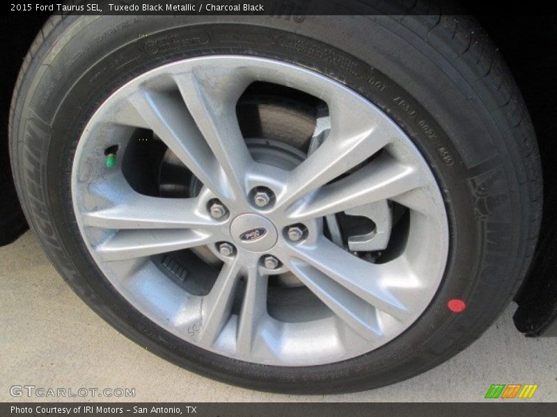 Tuxedo Black Metallic / Charcoal Black 2015 Ford Taurus SEL