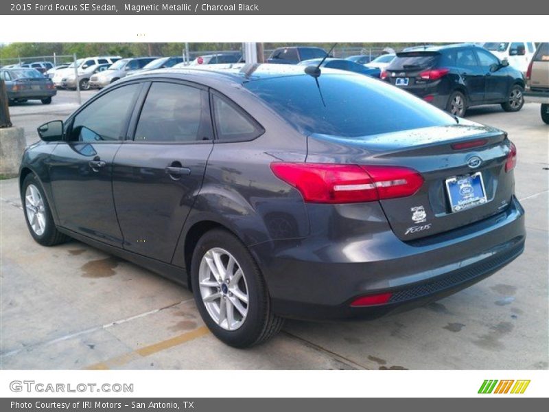 Magnetic Metallic / Charcoal Black 2015 Ford Focus SE Sedan