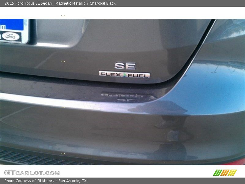 Magnetic Metallic / Charcoal Black 2015 Ford Focus SE Sedan