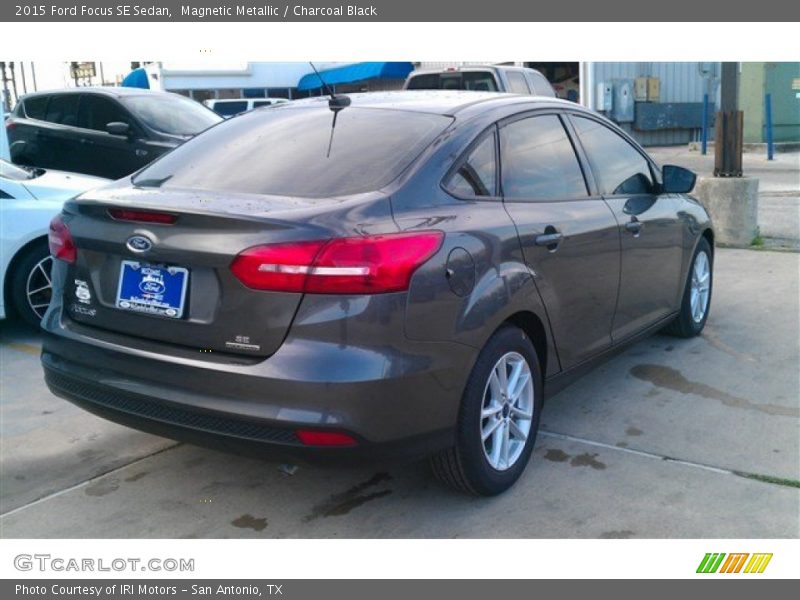 Magnetic Metallic / Charcoal Black 2015 Ford Focus SE Sedan