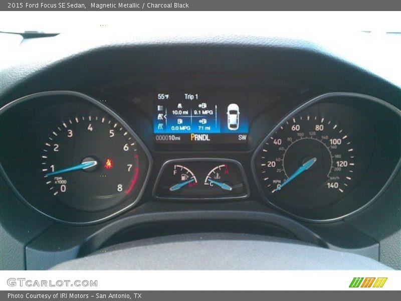 Magnetic Metallic / Charcoal Black 2015 Ford Focus SE Sedan
