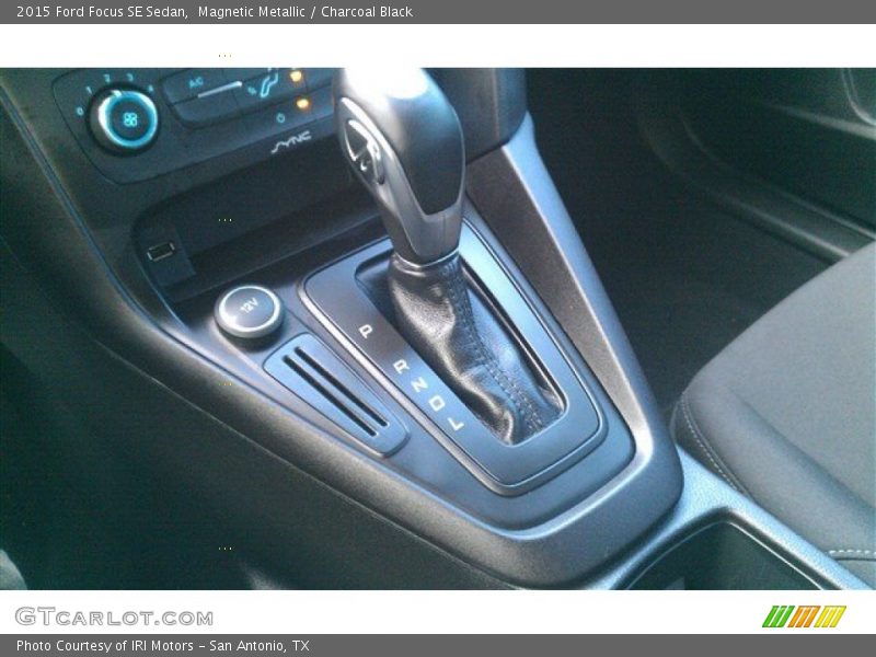 Magnetic Metallic / Charcoal Black 2015 Ford Focus SE Sedan