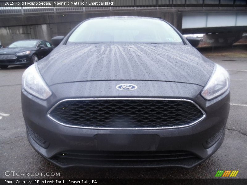 Magnetic Metallic / Charcoal Black 2015 Ford Focus S Sedan