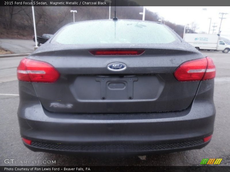 Magnetic Metallic / Charcoal Black 2015 Ford Focus S Sedan