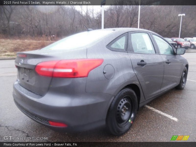 Magnetic Metallic / Charcoal Black 2015 Ford Focus S Sedan
