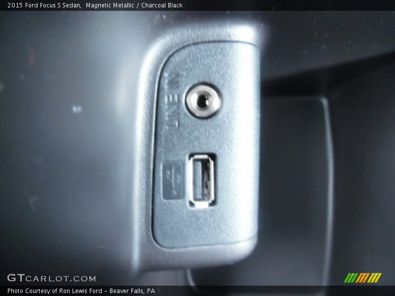 Magnetic Metallic / Charcoal Black 2015 Ford Focus S Sedan