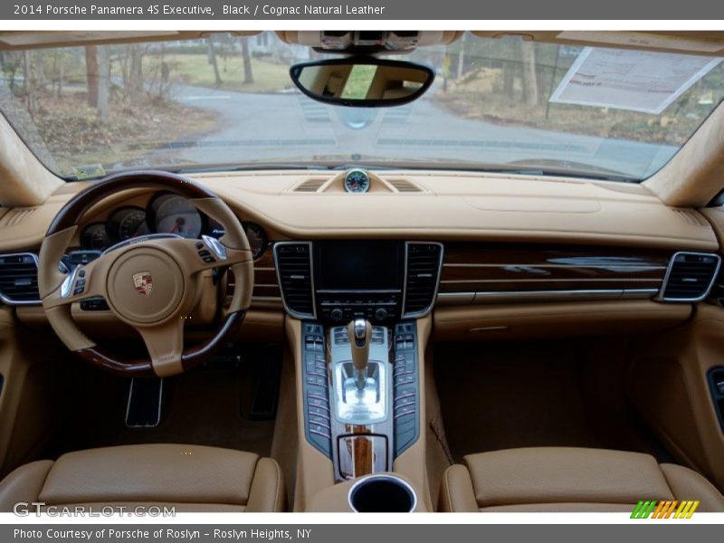 Dashboard of 2014 Panamera 4S Executive