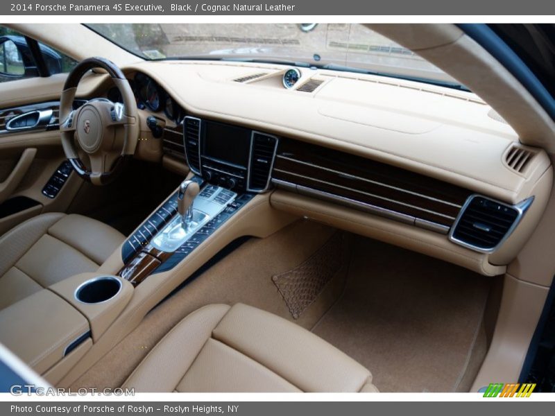 Dashboard of 2014 Panamera 4S Executive