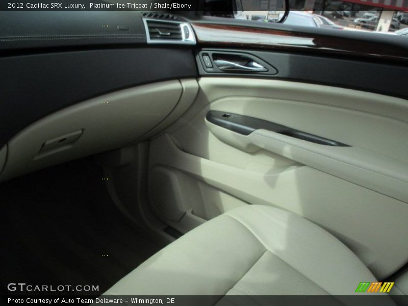 Platinum Ice Tricoat / Shale/Ebony 2012 Cadillac SRX Luxury