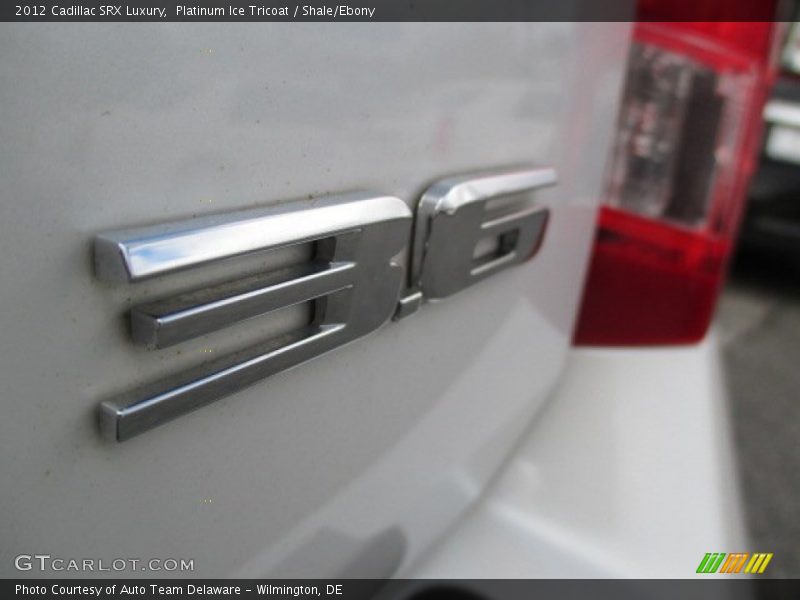 Platinum Ice Tricoat / Shale/Ebony 2012 Cadillac SRX Luxury