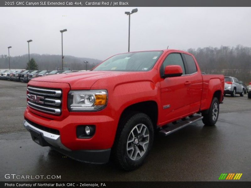 Front 3/4 View of 2015 Canyon SLE Extended Cab 4x4