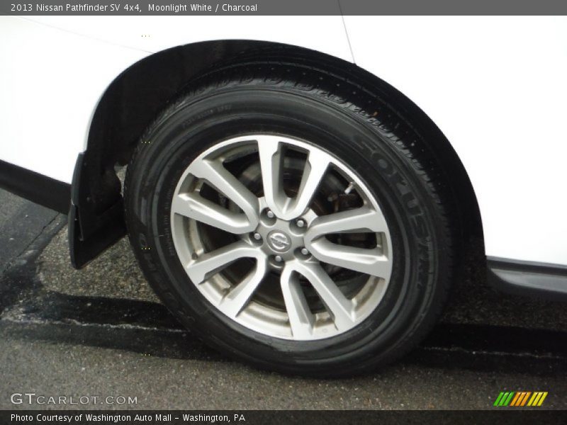 Moonlight White / Charcoal 2013 Nissan Pathfinder SV 4x4