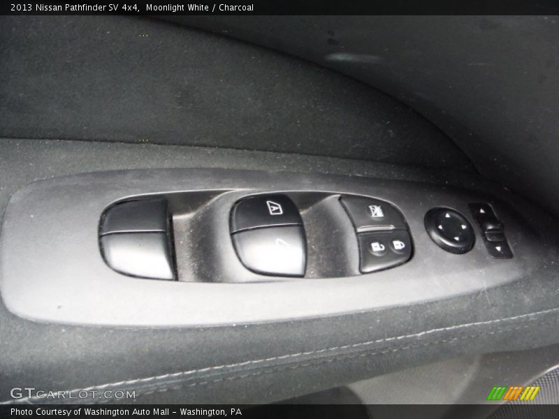 Moonlight White / Charcoal 2013 Nissan Pathfinder SV 4x4