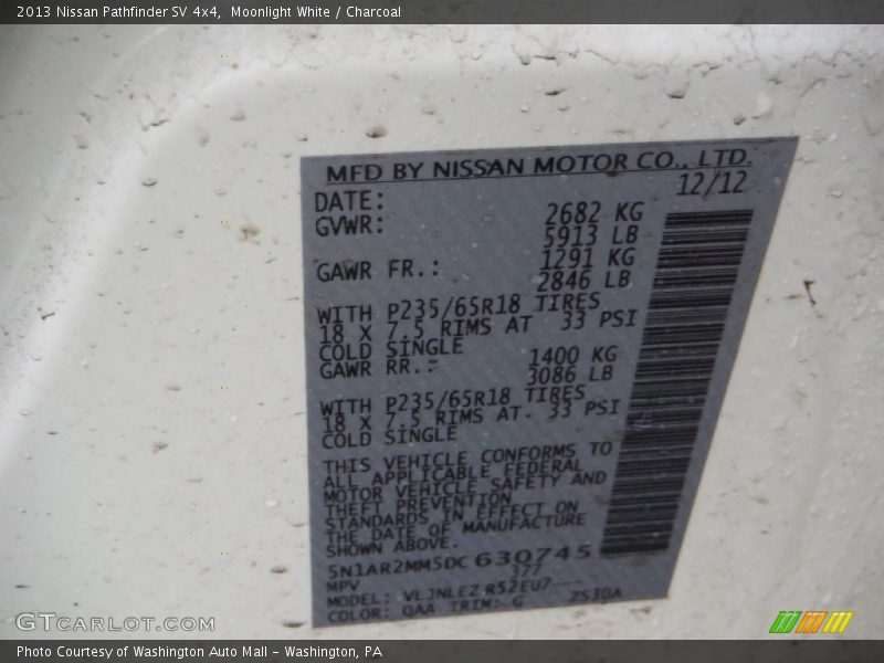 Moonlight White / Charcoal 2013 Nissan Pathfinder SV 4x4