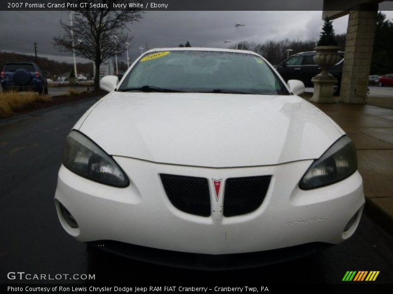 Ivory White / Ebony 2007 Pontiac Grand Prix GT Sedan