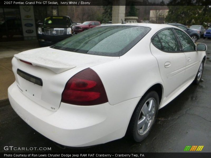 Ivory White / Ebony 2007 Pontiac Grand Prix GT Sedan